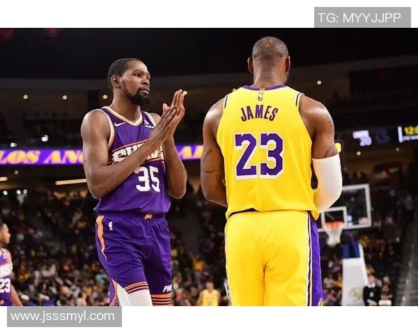 雷霆与热火激战正酣杜兰特能否带领球队逆袭胜利之路